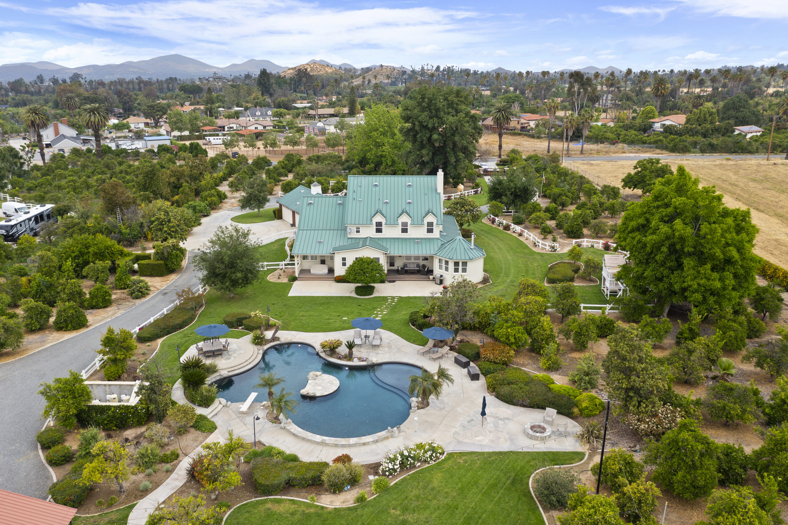 bradley ranch dual diagnosis campus for teen girls substance use addiction mental health residential treatment