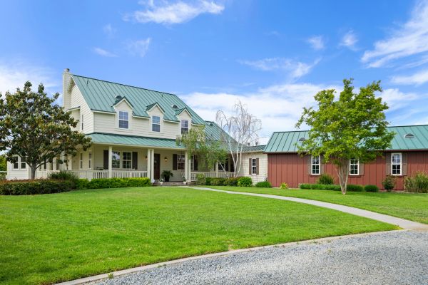Residential treatment campus at Muir Wood Teen Treatment center Makena House